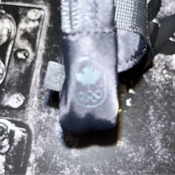 NWT Lululemon Belt Bag - Picture 5 of 9